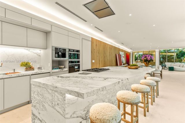 1616 Onaway Dr, Miami, FL 33133