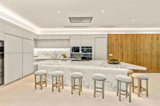 1616 Onaway Dr, Miami, FL 33133