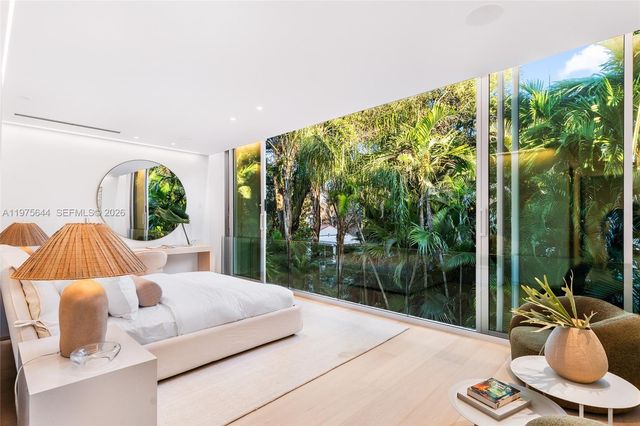 1616 Onaway Dr, Miami, FL 33133