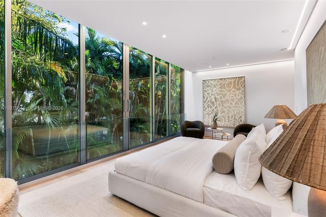 1616 Onaway Dr, Miami, FL 33133