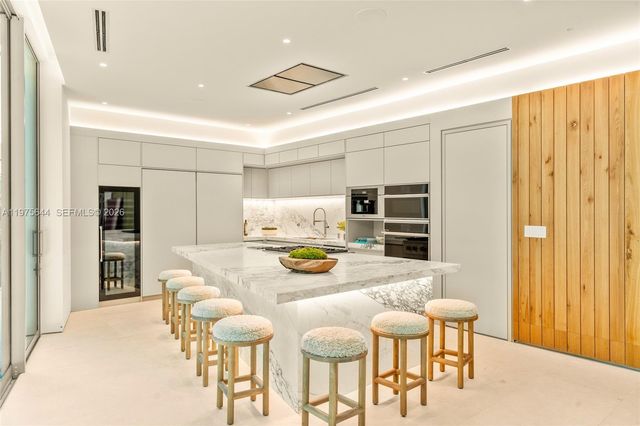 1616 Onaway Dr, Miami, FL 33133