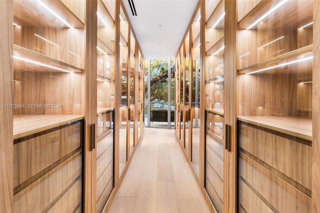 1616 Onaway Dr, Miami, FL 33133