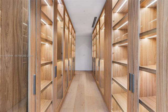 1616 Onaway Dr, Miami, FL 33133