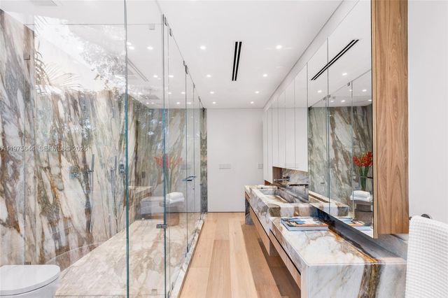 1616 Onaway Dr, Miami, FL 33133