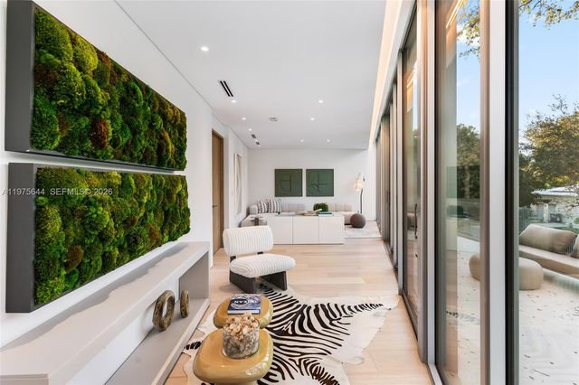 1616 Onaway Dr, Miami, FL 33133