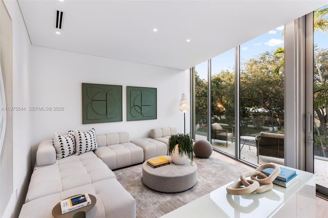 1616 Onaway Dr, Miami, FL 33133