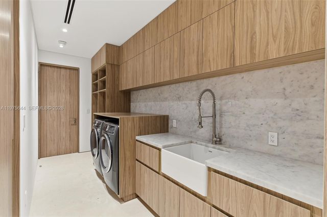 1616 Onaway Dr, Miami, FL 33133