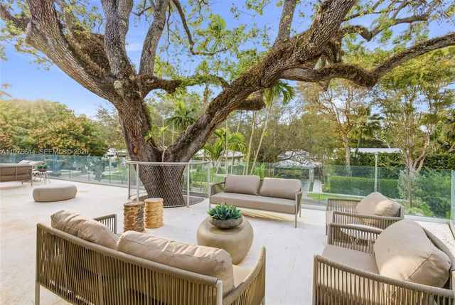 1616 Onaway Dr, Miami, FL 33133