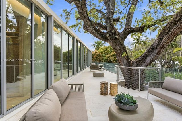 1616 Onaway Dr, Miami, FL 33133