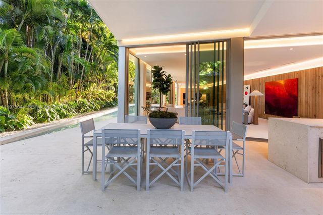 1616 Onaway Dr, Miami, FL 33133