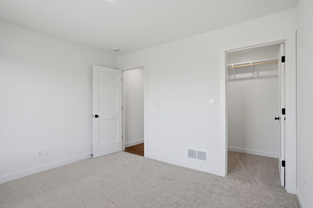 7316 W GOLDEN WILLOW DR, Columbia, MO 65202