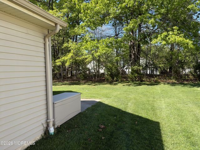 35 Meadows Lane, Whiting, NJ 08759