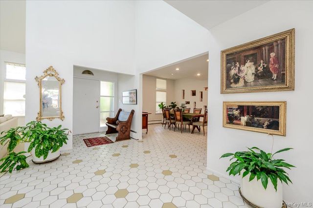 248 Harbor Lane, Massapequa Park, NY 11762