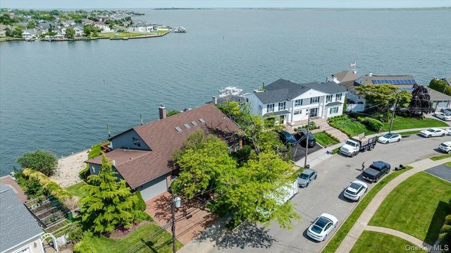 248 Harbor Lane, Massapequa Park, NY 11762