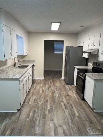 7817 Deborah Dr A, Pensacola, FL 32514