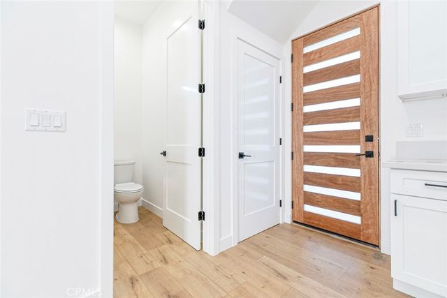 7612 N Shadyglade Avenue, North Hollywood, CA 91605