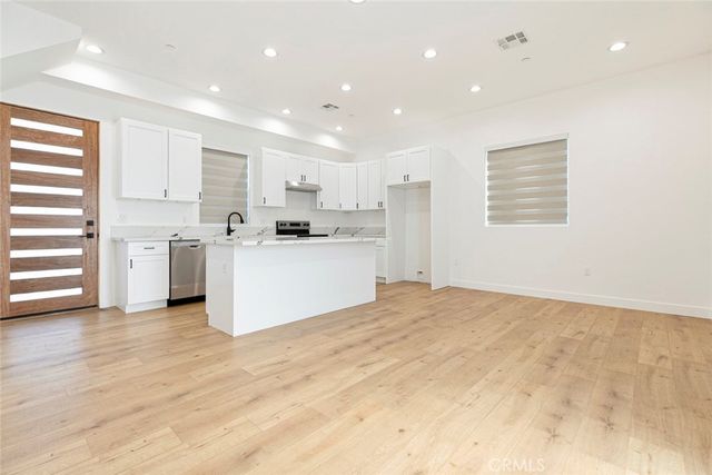 7612 N Shadyglade Avenue, North Hollywood, CA 91605