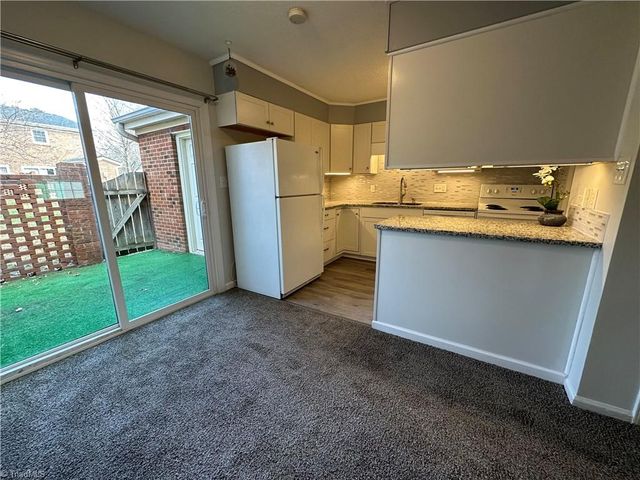 207 Northpoint Avenue H, High Point, NC 27262