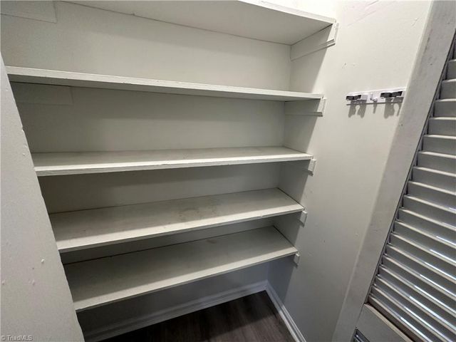 207 Northpoint Avenue H, High Point, NC 27262