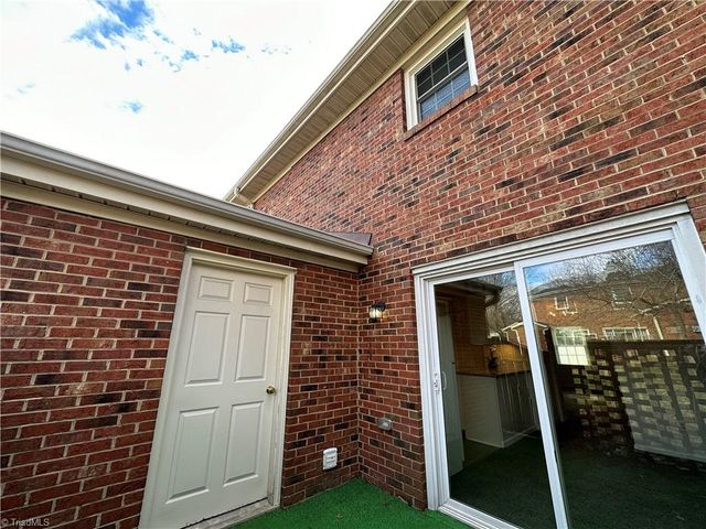 207 Northpoint Avenue H, High Point, NC 27262