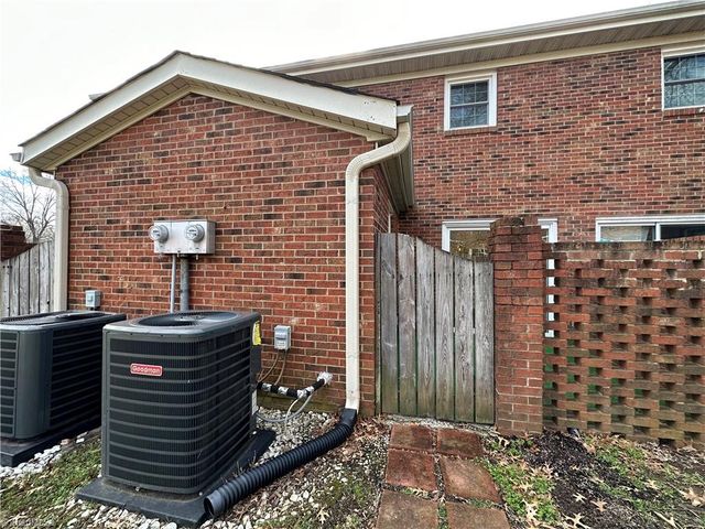 207 Northpoint Avenue H, High Point, NC 27262