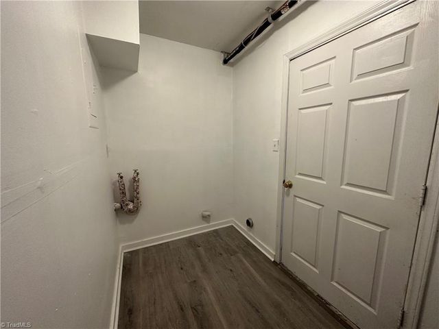 207 Northpoint Avenue H, High Point, NC 27262