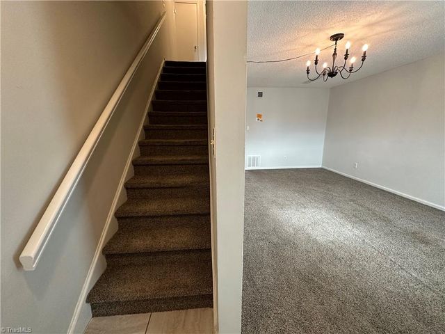 207 Northpoint Avenue H, High Point, NC 27262