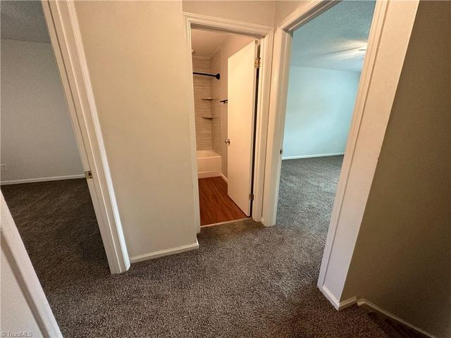 207 Northpoint Avenue H, High Point, NC 27262