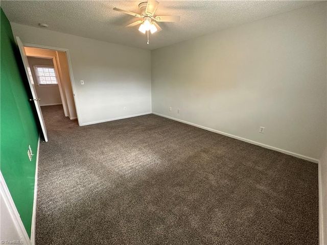 207 Northpoint Avenue H, High Point, NC 27262