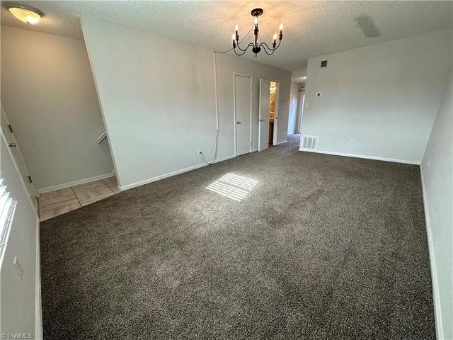 207 Northpoint Avenue H, High Point, NC 27262