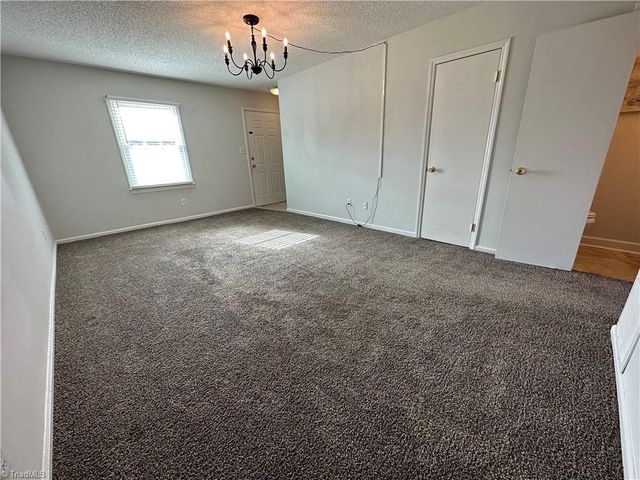 207 Northpoint Avenue H, High Point, NC 27262