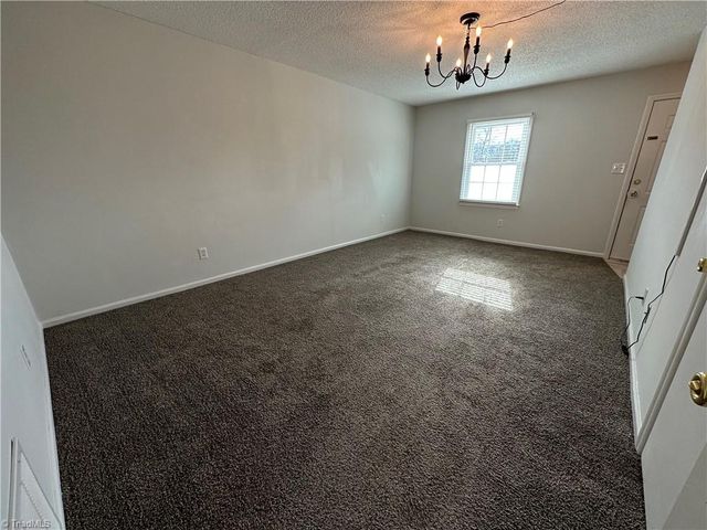 207 Northpoint Avenue H, High Point, NC 27262