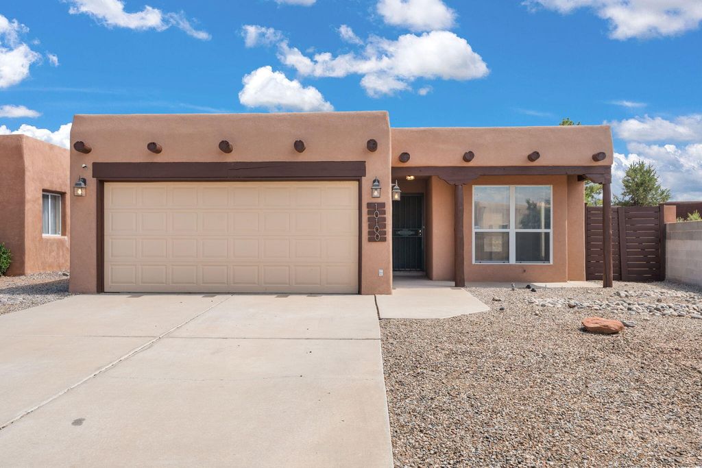 10100 ARROYO BEND Drive NW, Albuquerque, NM 87114