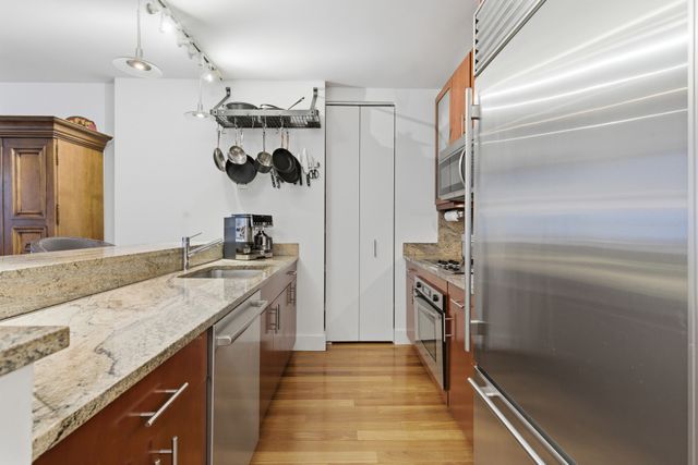 80 John St Apt 11C, New York City, NY 10038