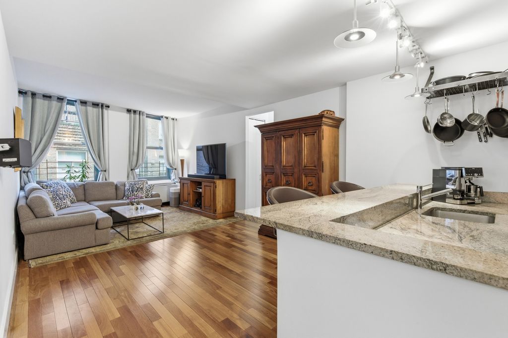 80 John St Apt 11C, New York City, NY 10038