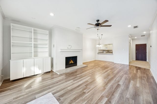 5310 Keller Springs Road 221, Dallas, TX 75248