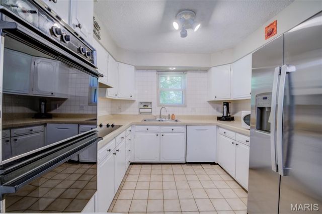 1702 Bookbinder Drive, Unincorporated, MO 63146