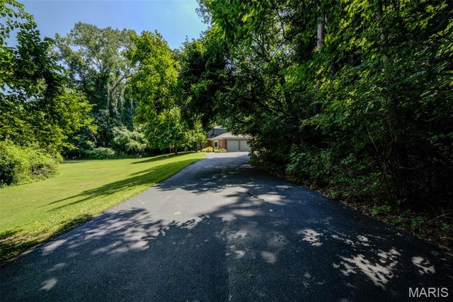 1702 Bookbinder Drive, Unincorporated, MO 63146
