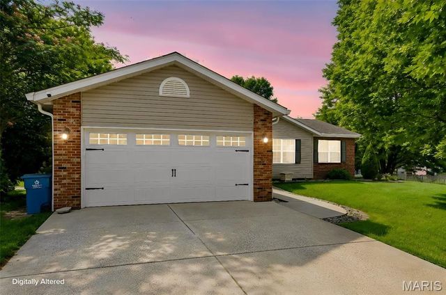 2 Arbor Springs, Troy, IL 62294