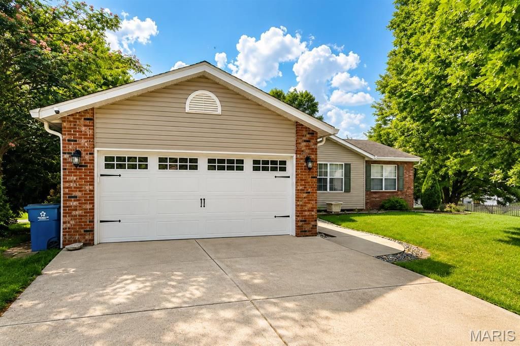 2 Arbor Springs, Troy, IL 62294
