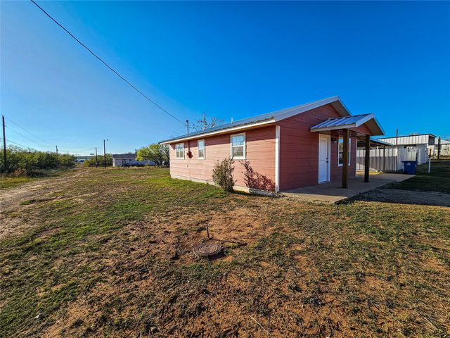 1618 Roberts Street, Sweetwater, TX 79556