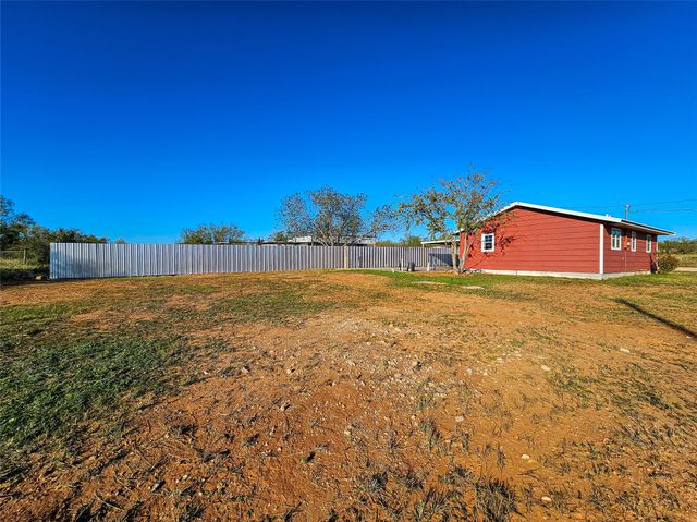 1618 Roberts Street, Sweetwater, TX 79556
