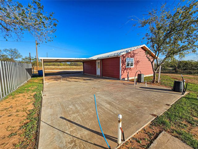 1618 Roberts Street, Sweetwater, TX 79556