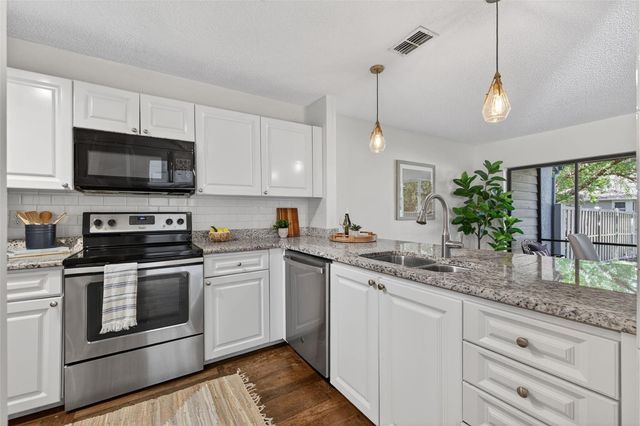 713 CAYA COSTA COURT NE, St Petersburg, FL 33702