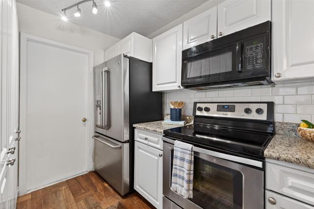 713 CAYA COSTA COURT NE, St Petersburg, FL 33702