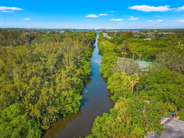 713 CAYA COSTA COURT NE, St Petersburg, FL 33702