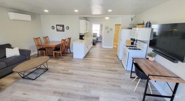 814 N Baker St, Boise, ID 83706