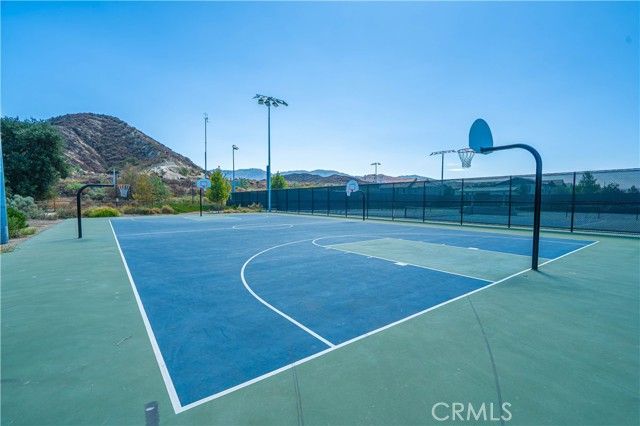 17047 Zion Dr., Canyon Country (santa Clarita), CA 91387