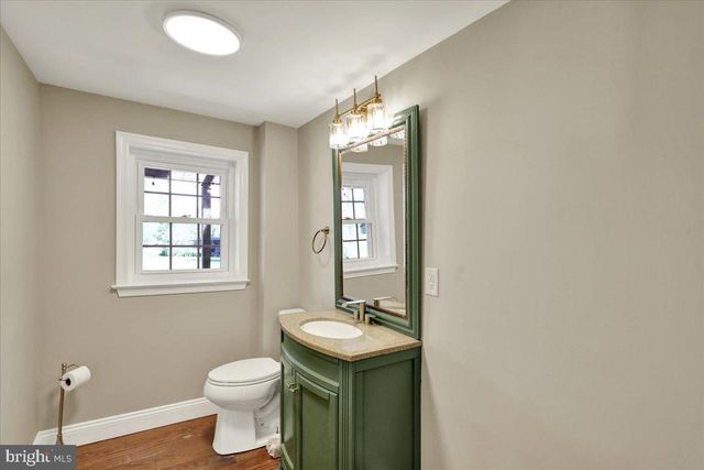 2236 HOPEWELL RD, Elverson, PA 19520