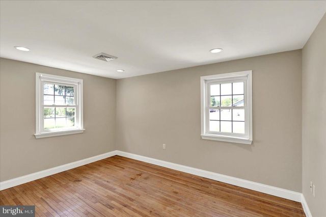 2236 HOPEWELL RD, Elverson, PA 19520
